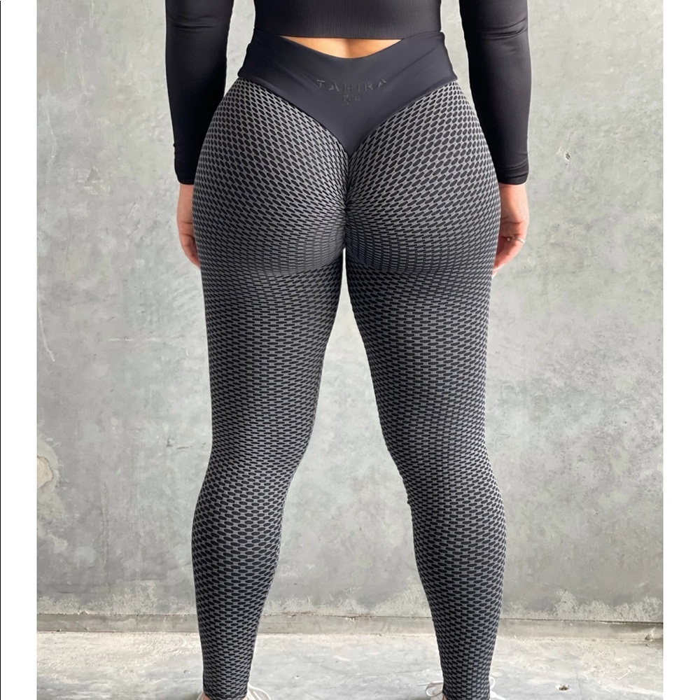 Tahira by KB luxe leggings -black
